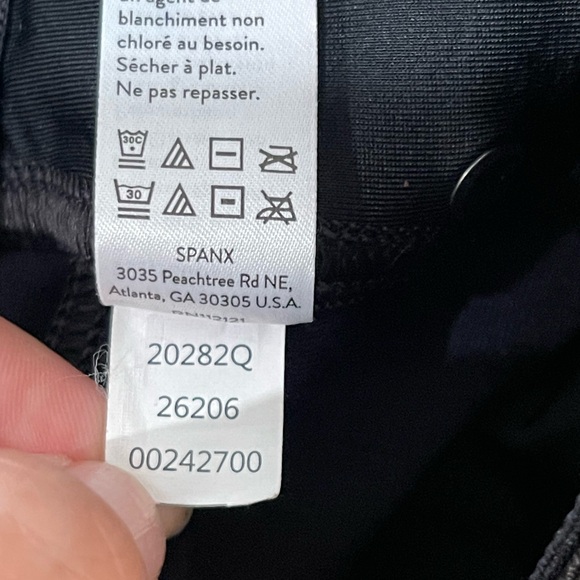 SPANX Black Faux Leather leather like Pants Women’s Size Petite S - Picture 13 of 14